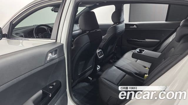 Kia Sportage The Bold 2021 — ფოტო 17/20