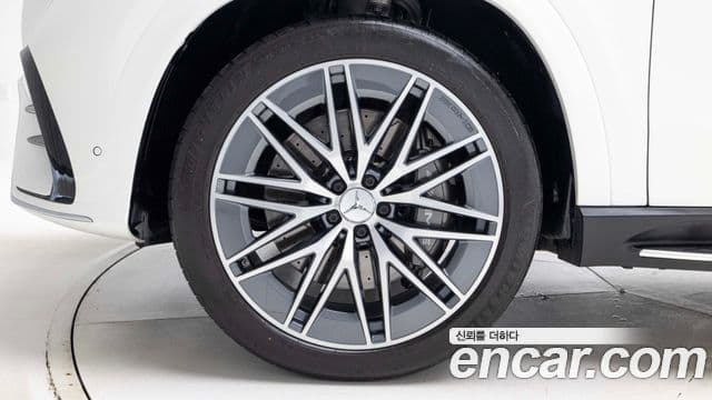 Mercedes-Benz GLE-Class 2025 — Photo 11/20
