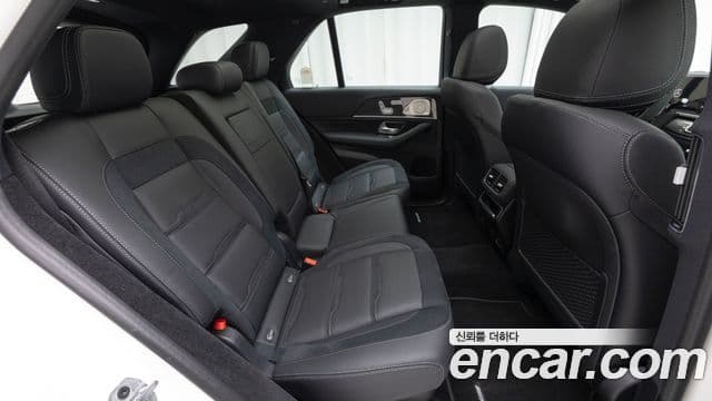 Mercedes-Benz GLE-Class 2025 — Photo 7/20