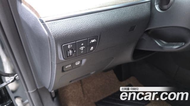 Kia K5 2023 — ფოტო 18/20