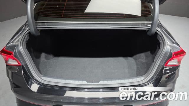 Kia K5 2023 — Şəkil 19/20