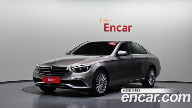 Mercedes-Benz E-Class 2021 — Фото 10/20