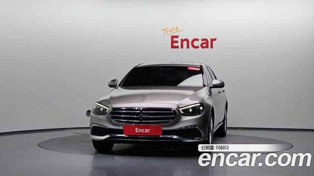 Mercedes-Benz E-Class 2021 — Фото 3/20