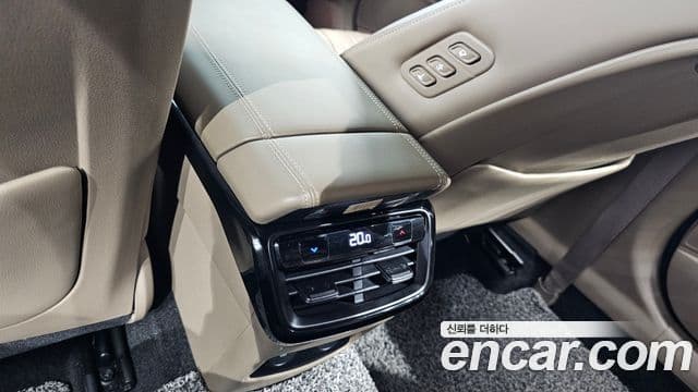 Kia K8 2021 — Şəkil 19/20