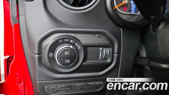 Jeep Wrangler 2025 — Фото 12/20
