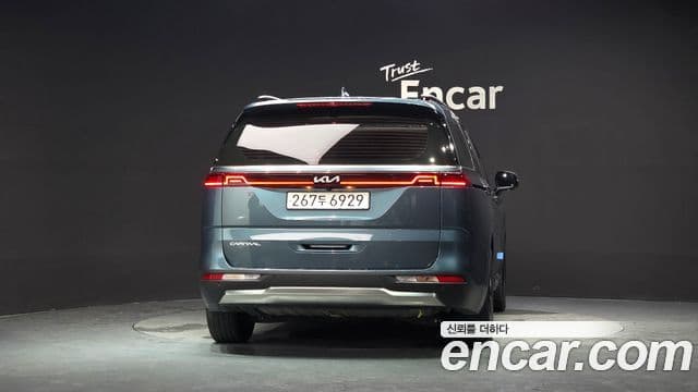 Kia Carnival 2022 — ფოტო 4/20