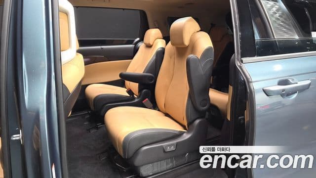 Kia Carnival 2022 — ფოტო 12/20