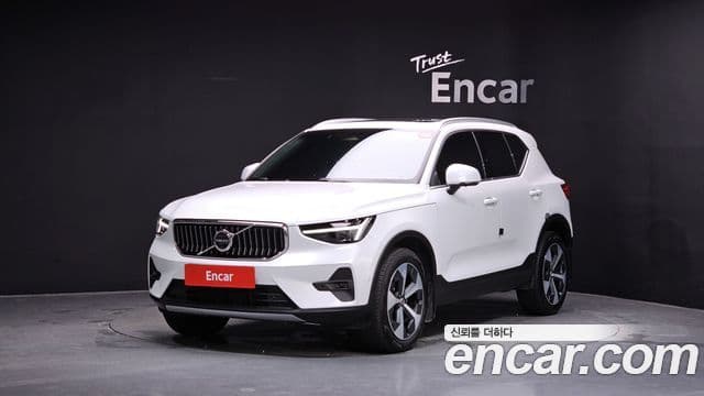 Volvo XC40 2025 — ფოტო 1/20