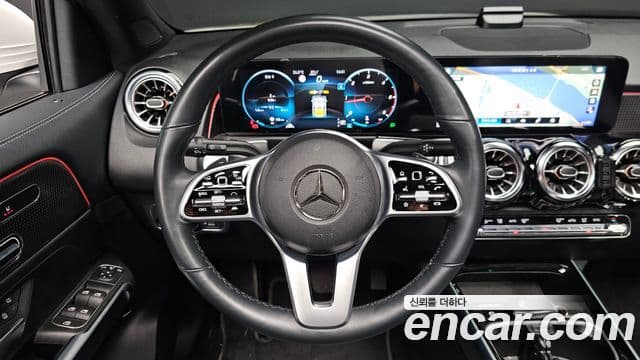 Mercedes-Benz GLB-Class 2022 — Şəkil 13/20