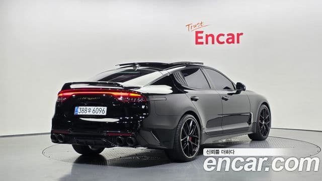 Kia Stinger 2021 — ფოტო 2/20