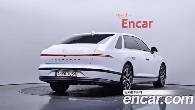 Hyundai Grandeur 2023 — Фото 2/20