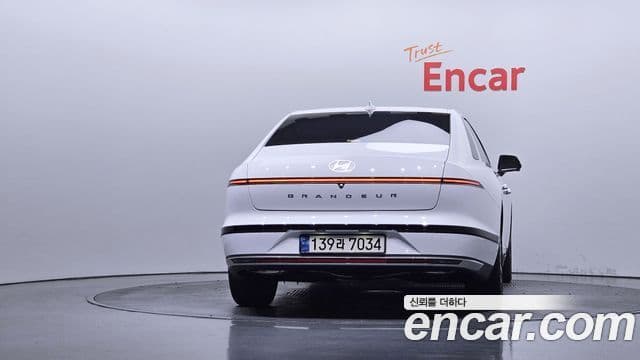 Hyundai Grandeur 2023 — ფოტო 4/20