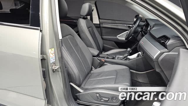 Audi Q3 2020 — Şəkil 11/20