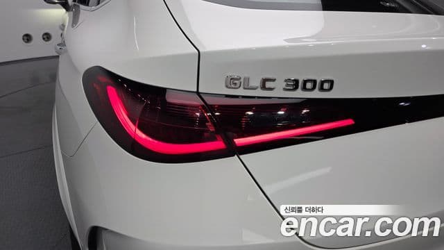 Mercedes-Benz GLC-Class 2024 — Photo 24/32