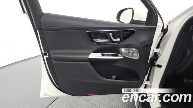 Mercedes-Benz GLC-Class 2024 — Photo 8/32
