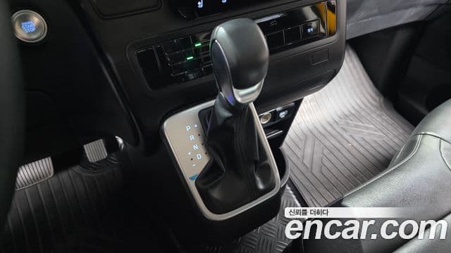 Hyundai Staria 2024 — Şəkil 9/20