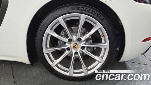 Porsche 718 Boxster 2018 — Şəkil 20/31