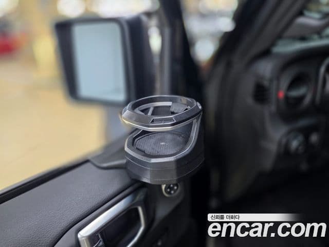 Jeep Wrangler 2024 — Şəkil 8/20