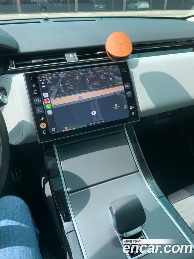 Land Rover Range Rover Velar 2024 — Фото 9/20