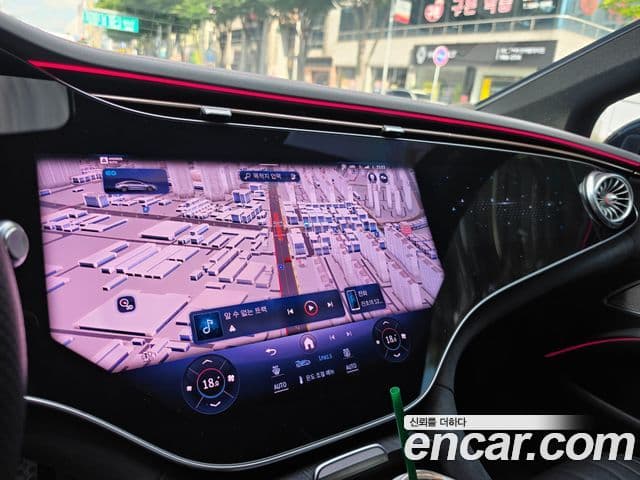Mercedes-Benz EQS 2022 — ფოტო 17/20