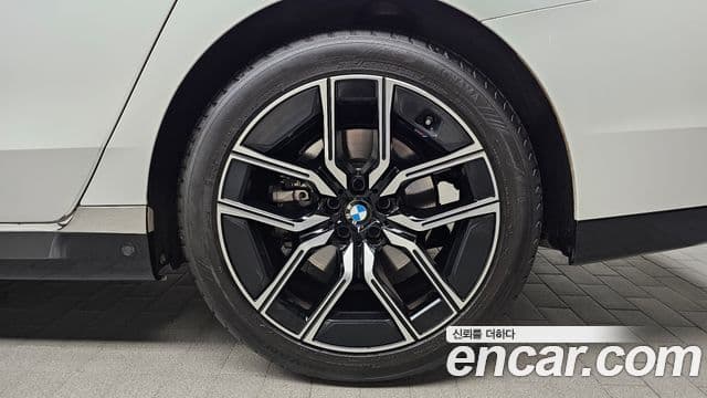 BMW 7 Series 2025 — Photo 20/34
