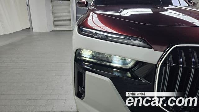 BMW 7 Series 2025 — Photo 17/34