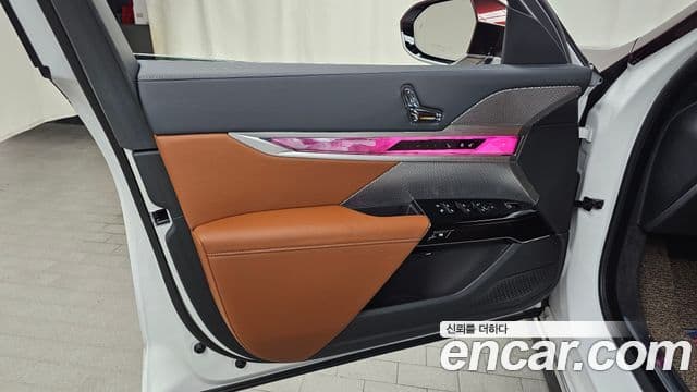 BMW 7 Series 2025 — Photo 19/34
