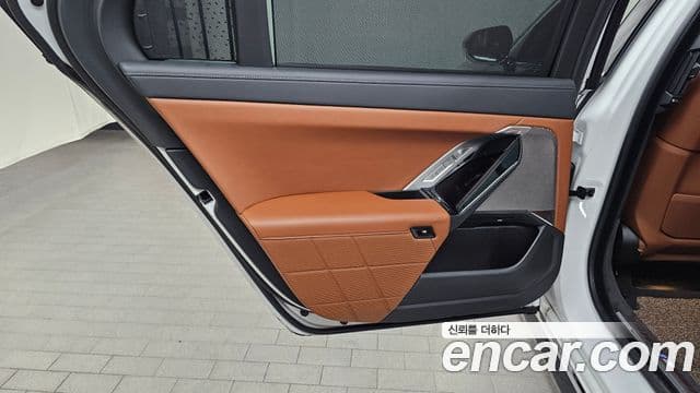 BMW 7 Series 2025 — Photo 26/34