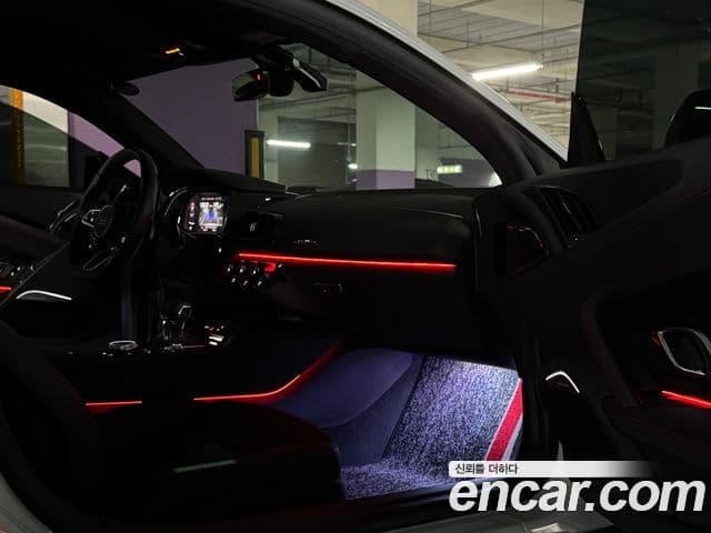 Audi R8 2022 — ფოტო 10/15