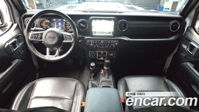 Jeep Wrangler 2021 — Şəkil 7/20