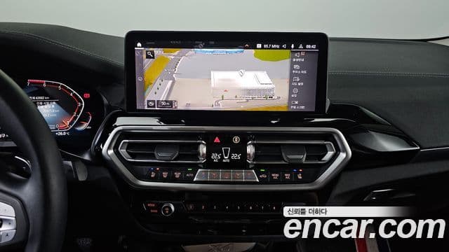 BMW X4 2023 — ფოტო 13/20