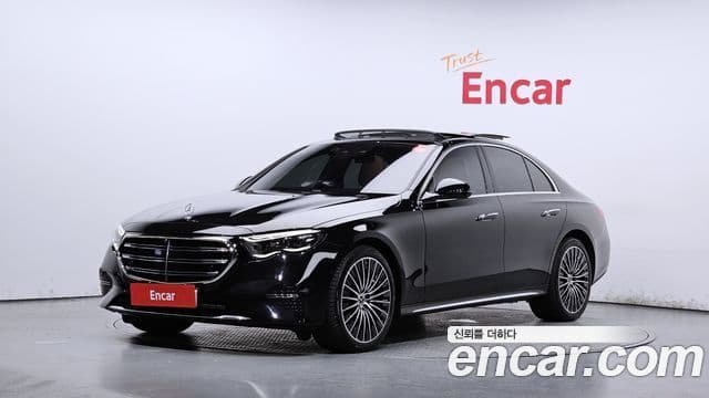 Mercedes-Benz E-Class 2024 — Фото 1/20