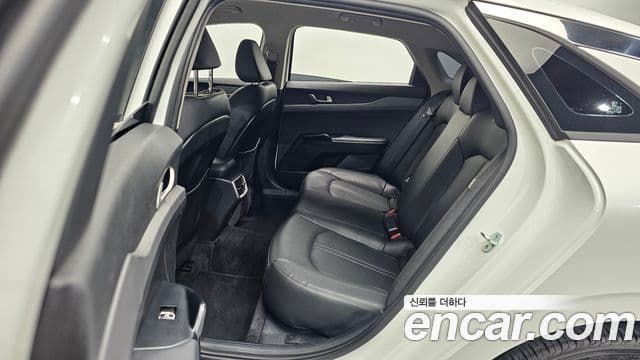 Kia K5 2020 — ფოტო 11/20