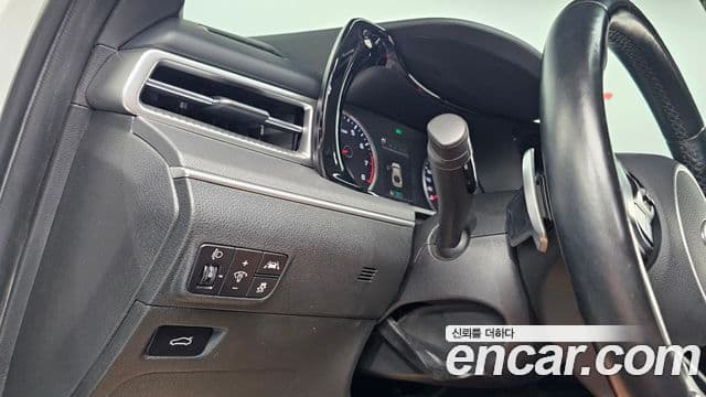 Kia K5 2020 — ფოტო 19/20