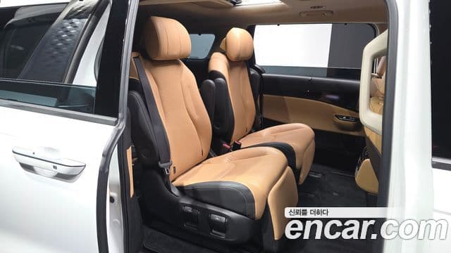 Kia Carnival 2022 — Фото 12/20