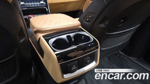 Kia Carnival 2022 — Фото 18/20