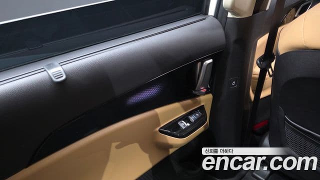 Kia Carnival 2022 — Фото 19/20
