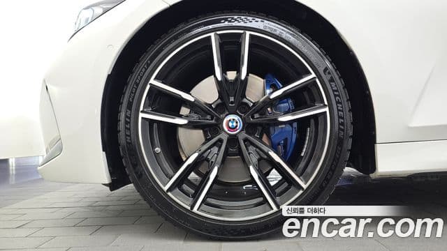 BMW 3 Series 2023 — фото 4 из 20