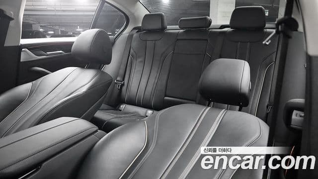 BMW 5 Series 2019 — Şəkil 9/20