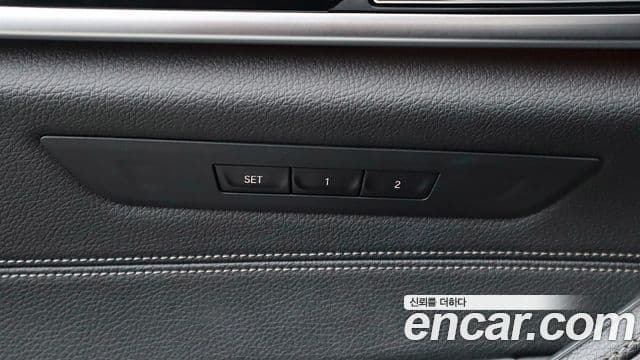 BMW 5 Series 2019 — Фото 12/20