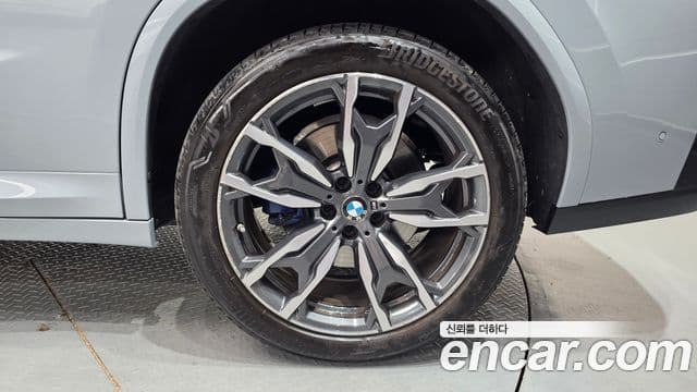 BMW X4 2024 — Photo 21/35