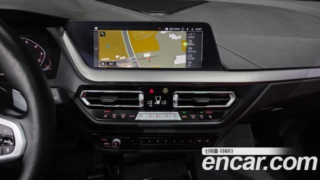 BMW 1 Series 2024 — фото 14 из 20