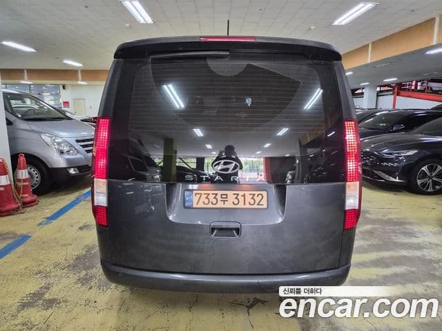 Hyundai Staria 2022 — ფოტო 3/18