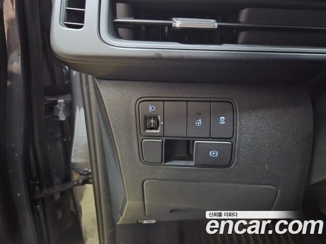 Hyundai Staria 2022 — ფოტო 14/18