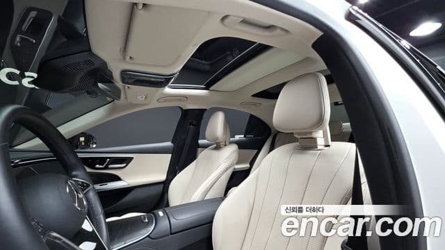 Mercedes-Benz E-Class 2024 — Фото 17/20
