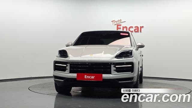 Porsche Cayenne 2023 — Photo 23/36
