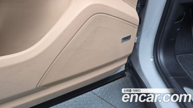 Porsche Cayenne 2023 — Photo 6/36