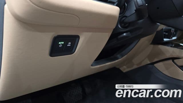 Porsche Cayenne 2023 — Photo 7/36