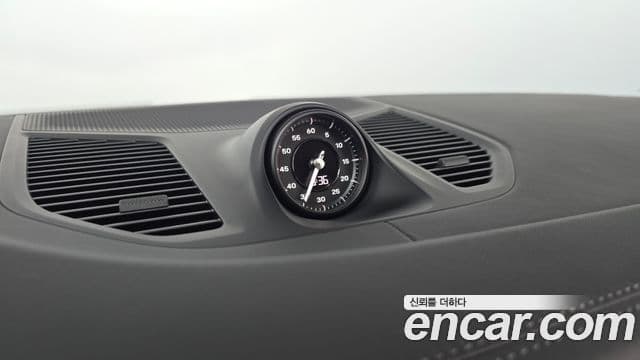 Porsche Cayenne 2023 — Photo 32/36
