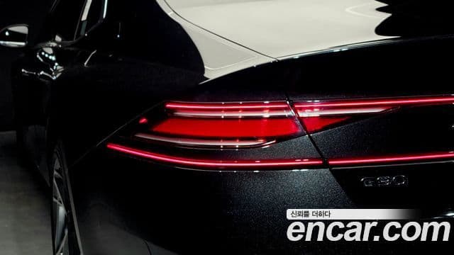 Genesis G90 2023 — Photo 28/32